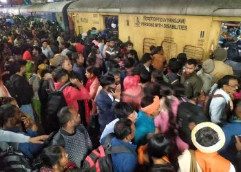 U stampedu na željezničkoj stanici u New Delhiju poginulo 15 ljudi