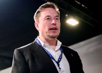 Musk ponovio poziv za održavanje izbora u Ukrajini, tvrdi da će Zelenskij ‘uvjerljivo izgubiti’