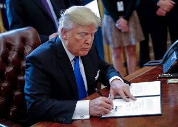 Trump odgodio carine za mjesec na dio robe iz Kanade i Meksika, mnogi odahnuli